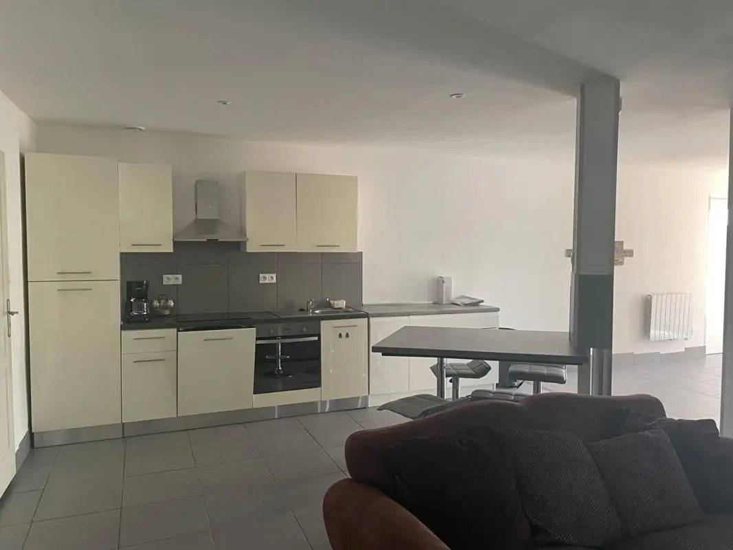 Appartement à louer, 65m², La Chapelle-de-Guinchay