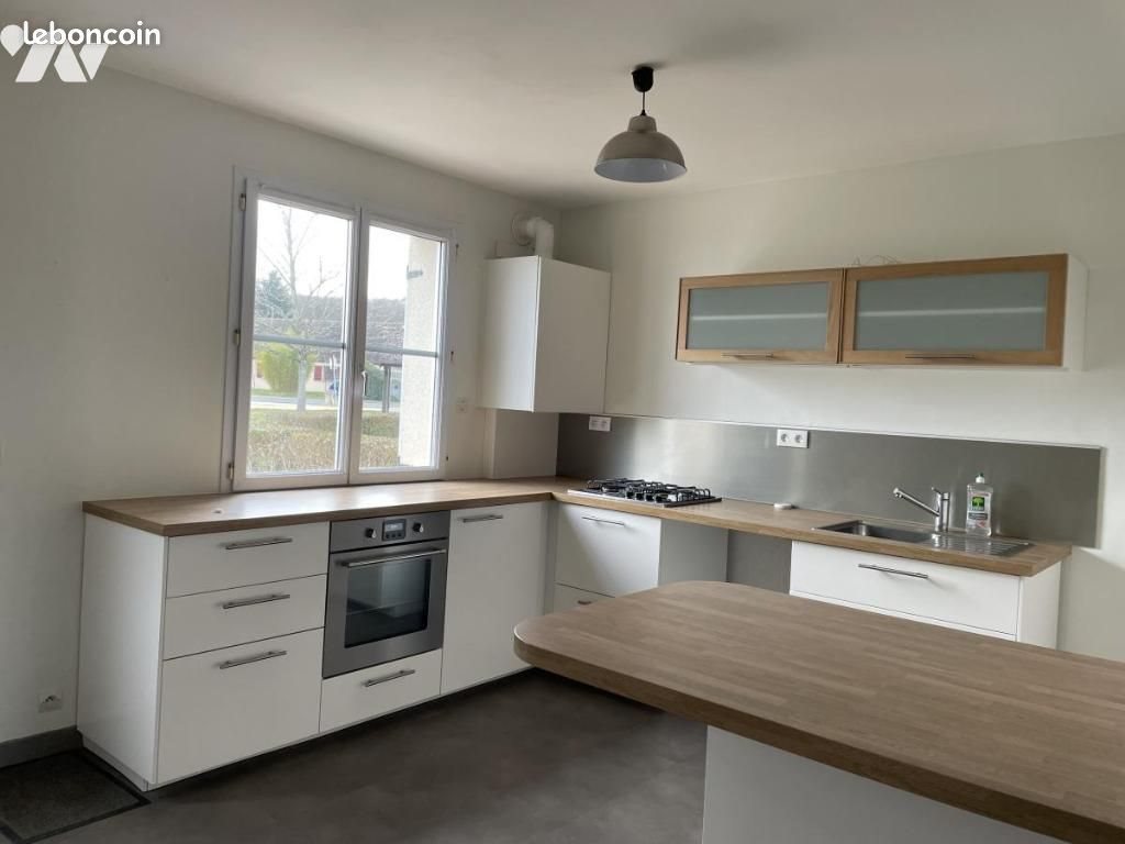 Maison à louer, 77m², Pezou