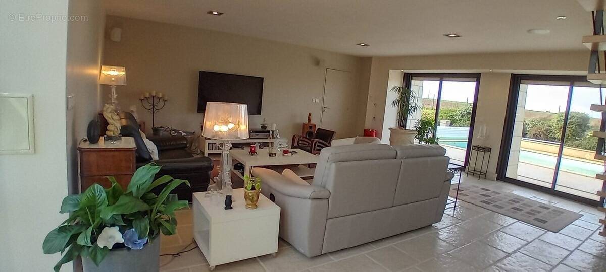 Maison à vendre, 235m², Saint-Epain