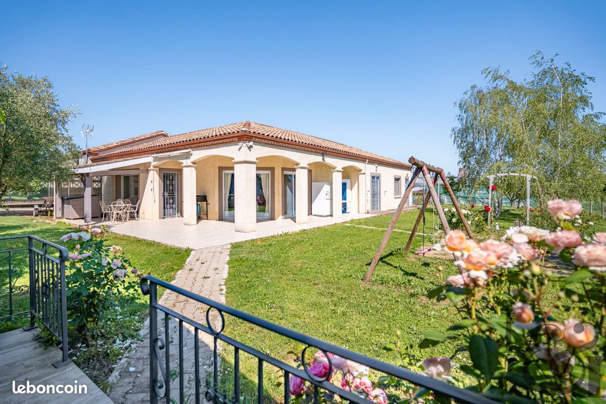 Maison à vendre, 170m², Sainte-Livrade-sur-Lot