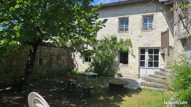 Maison à vendre, 340m², Tusson
