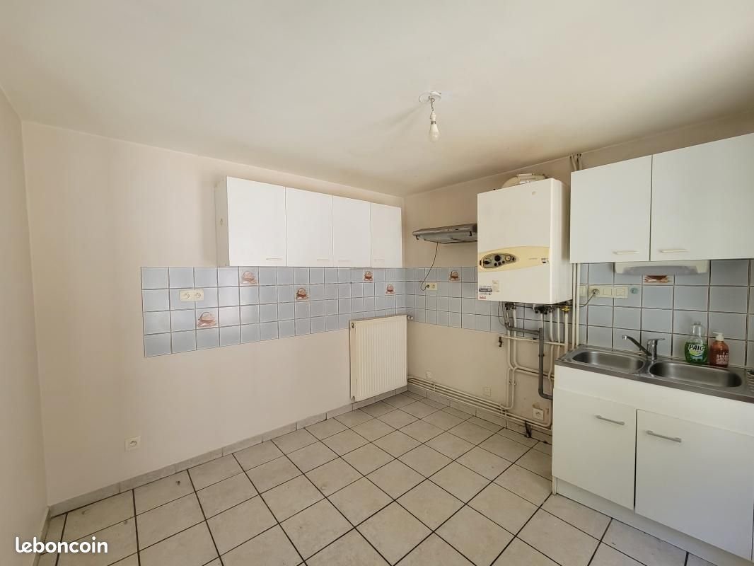 Appartement à louer, 68m², Coubon