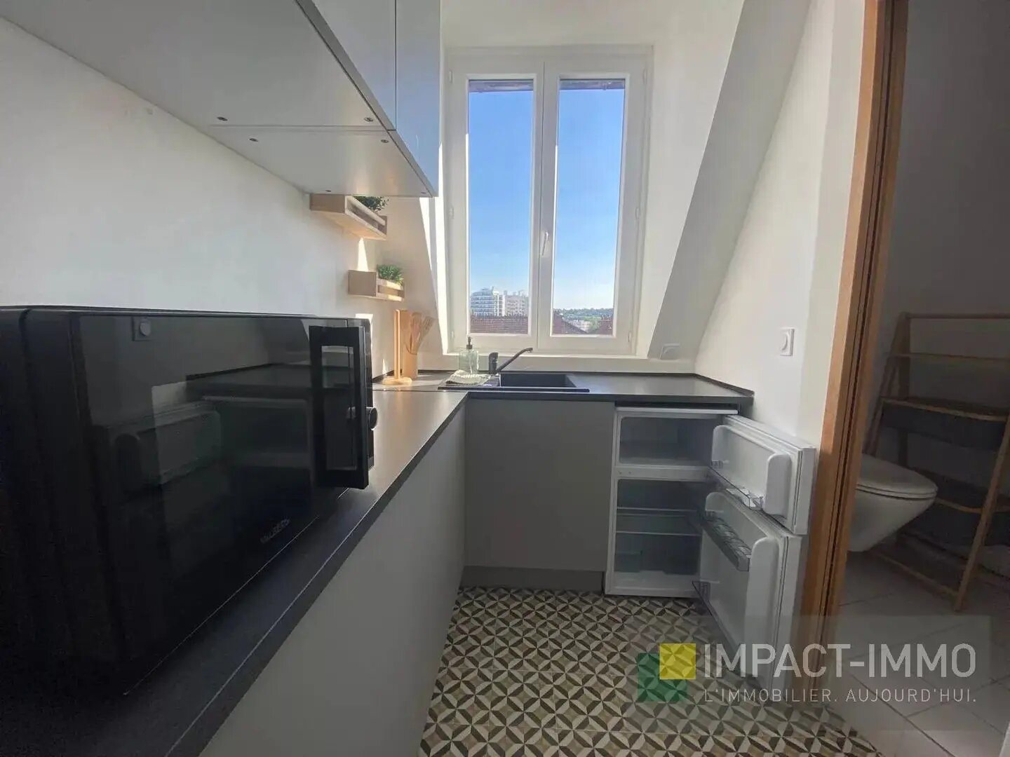 Appartement à louer, 16m², Suresnes