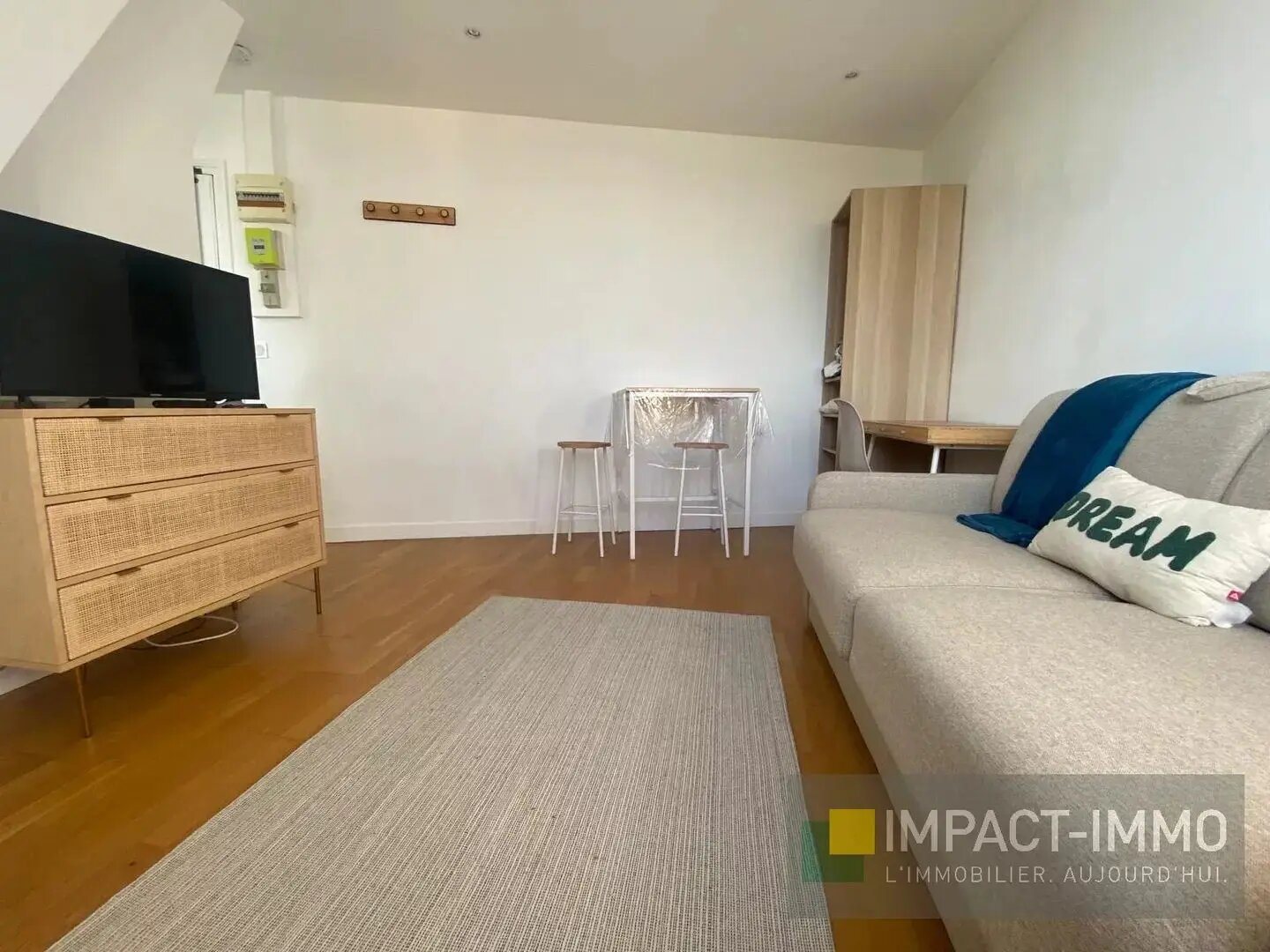 Appartement à louer, 16m², Suresnes