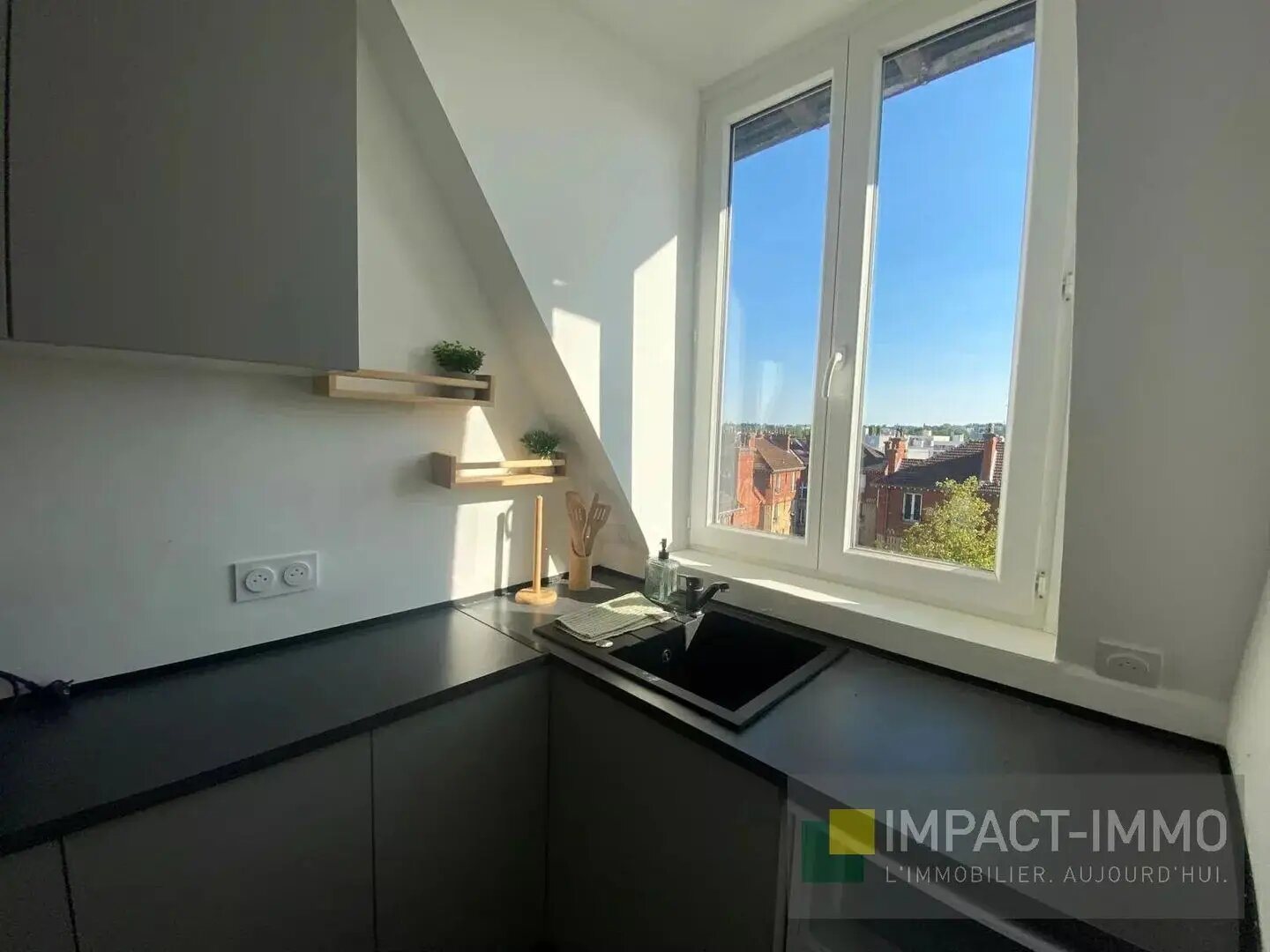 Appartement à louer, 16m², Suresnes