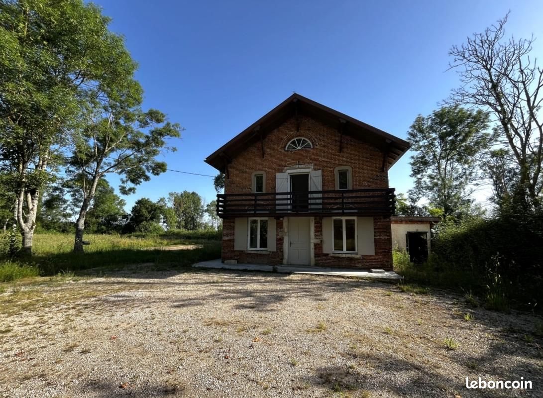 Maison à louer, 143m², Marlieux