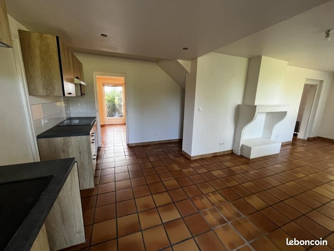 Maison à louer, 143m², Marlieux
