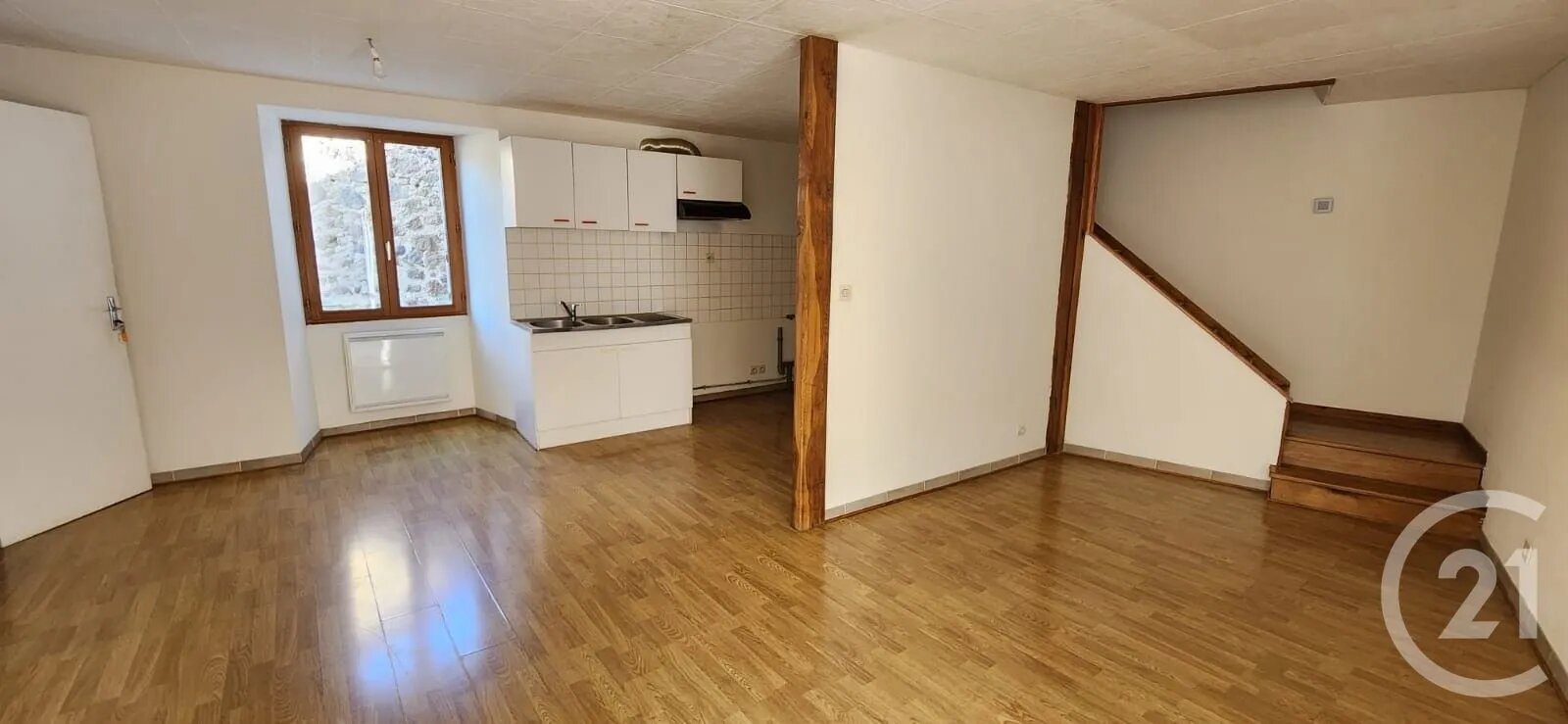 Appartement à louer, 61m², Vic-sur-Cère