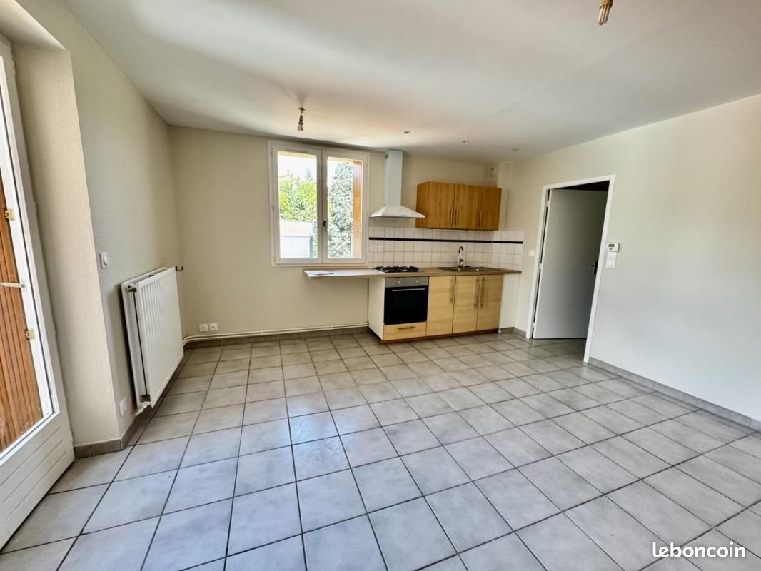 Appartement à louer, 35m², Unieux