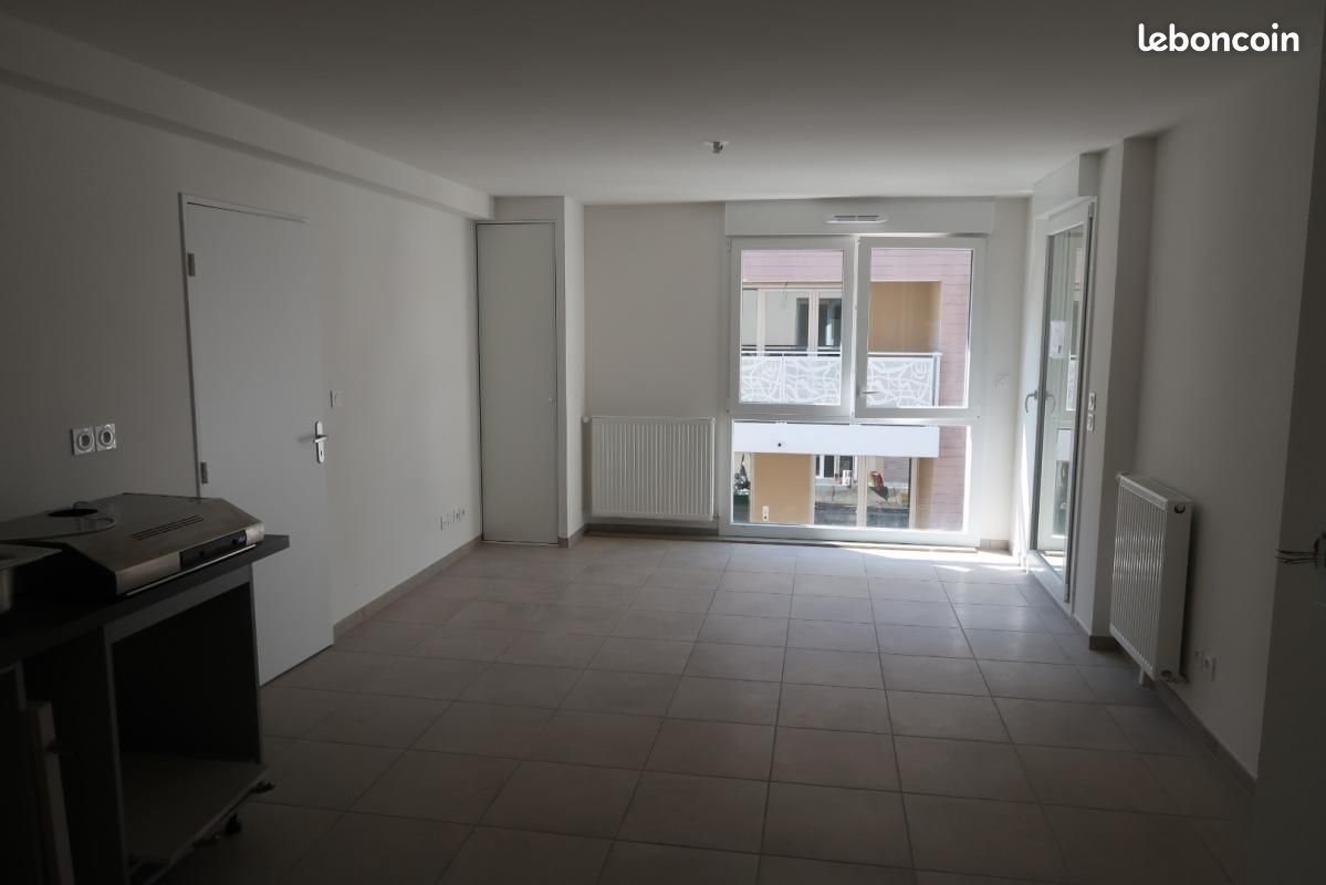 Appartement à louer, 43m², Saint-Priest