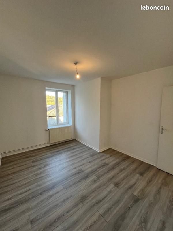 Appartement à louer, 74m², Le Chambon-Feugerolles