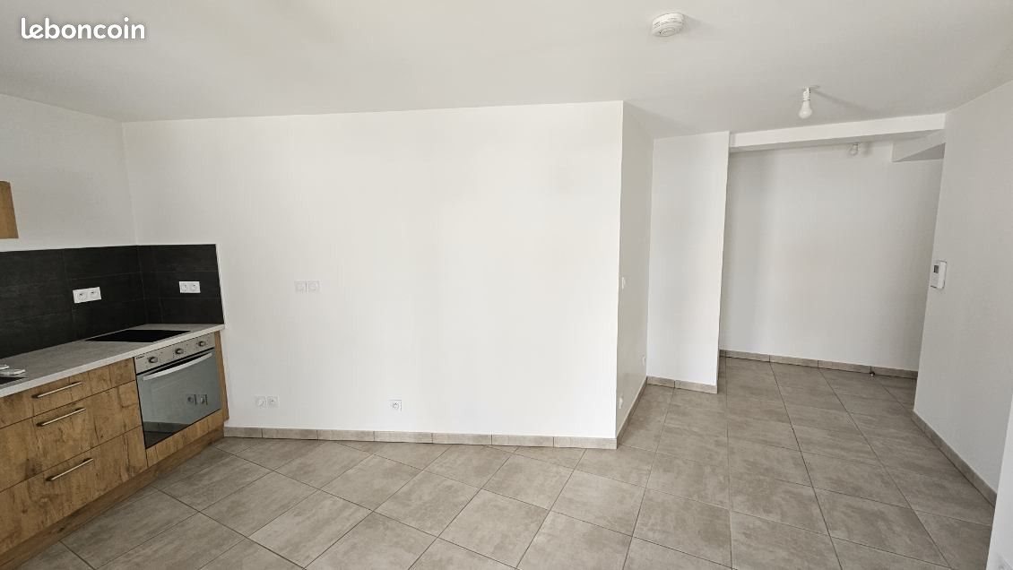 Appartement à louer, 27m², Saint-Priest-en-Jarez