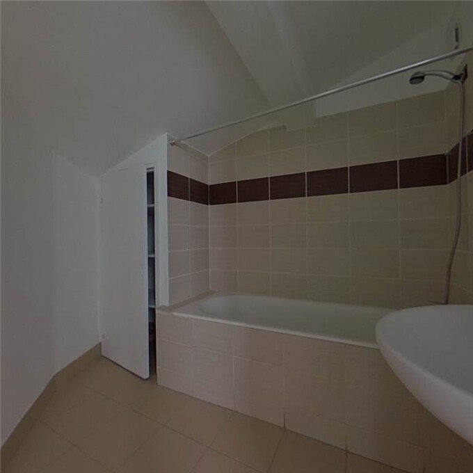 Appartement à louer, 57m², Nyons