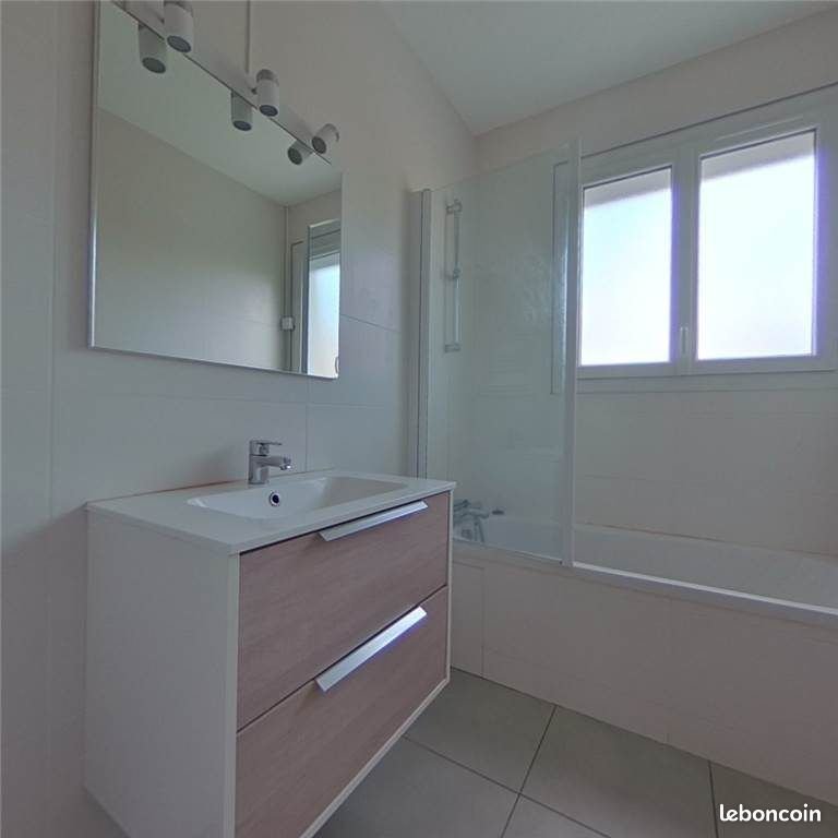 Appartement à louer, 84m², Nyons