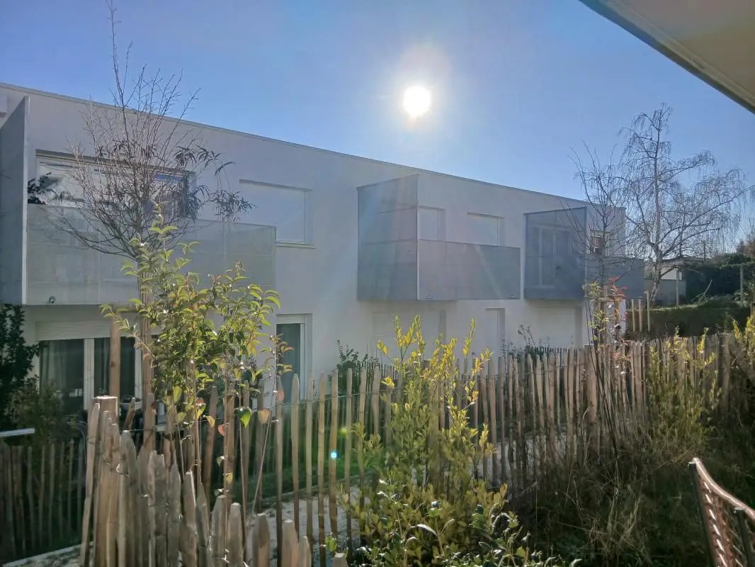 Appartement à louer, 64m², Montussan