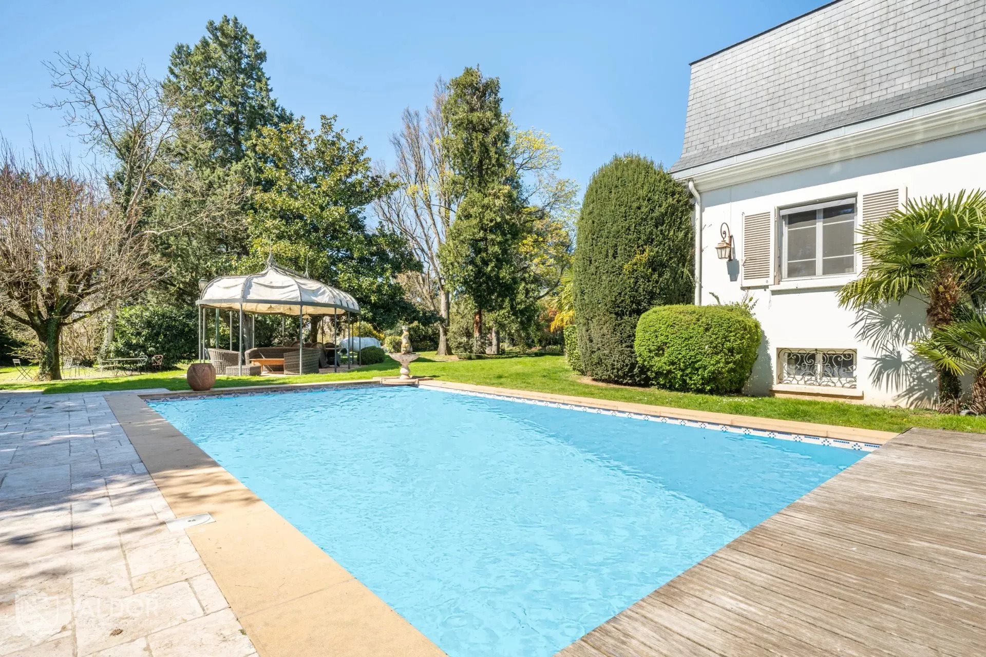 Maison à vendre, 325m², Montmerle-sur-Saône