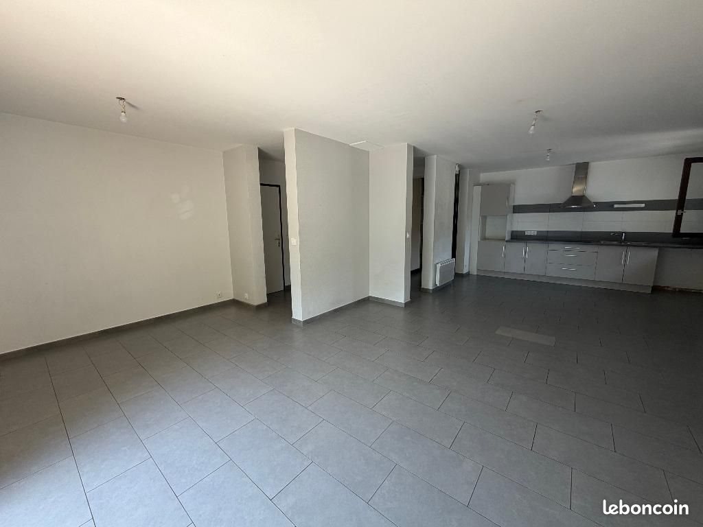 Appartement à louer, 91m², Marignier
