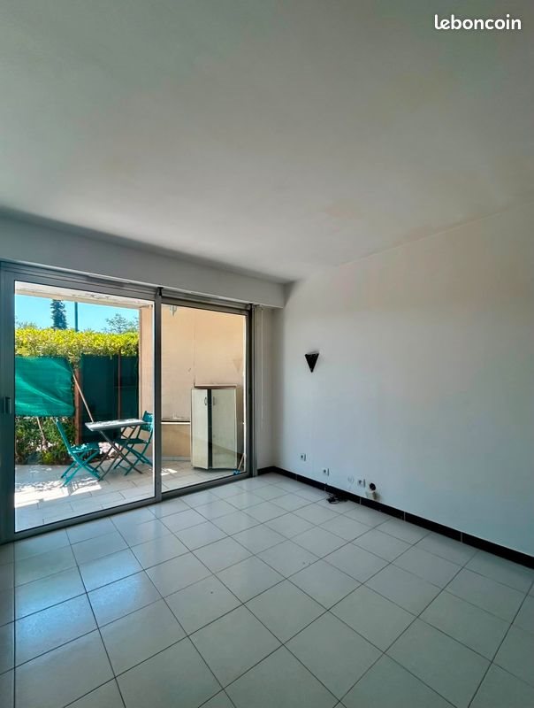 Appartement à louer, 18m², Villeneuve-Loubet
