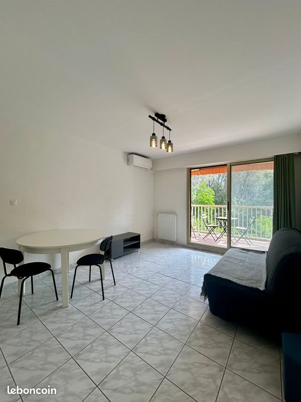 Appartement à louer, 23m², Peymeinade