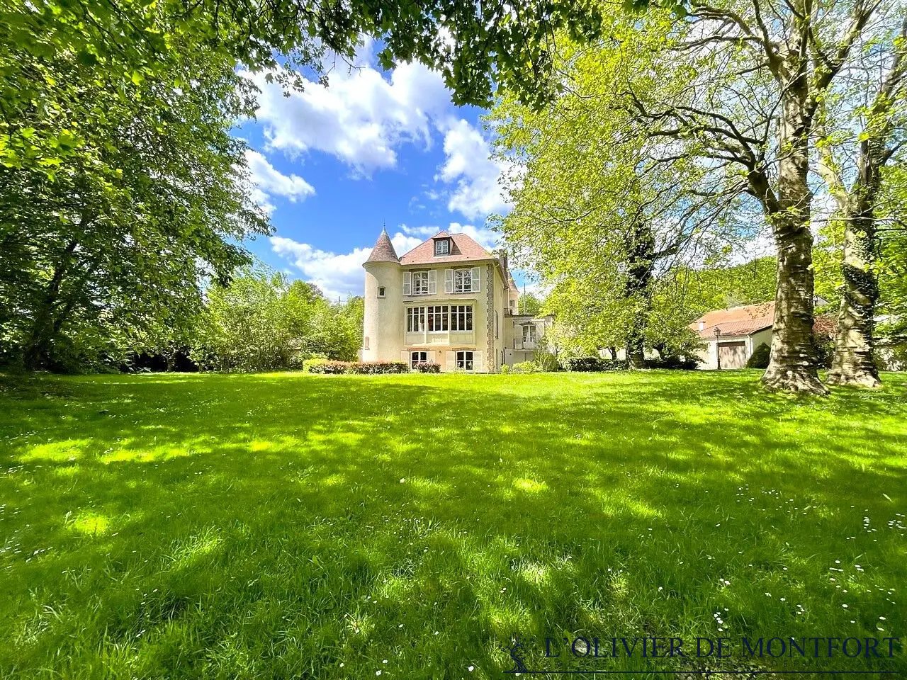 Maison à vendre, 635m², Poigny-la-Forêt