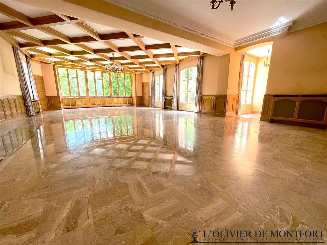 Maison à vendre, 635m², Poigny-la-Forêt