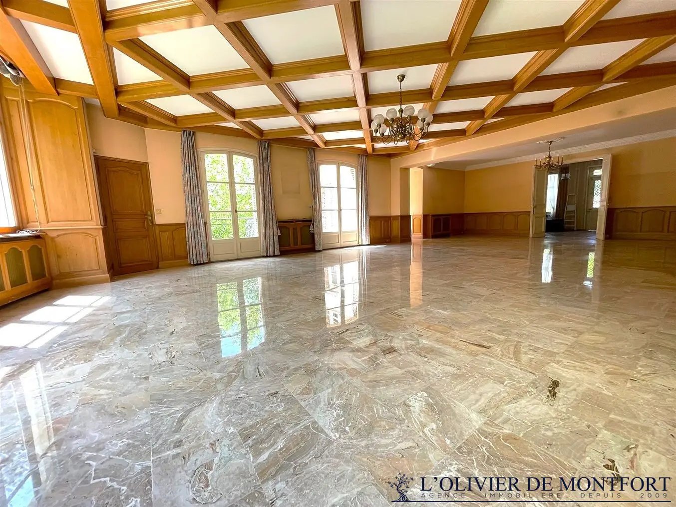 Maison à vendre, 635m², Poigny-la-Forêt