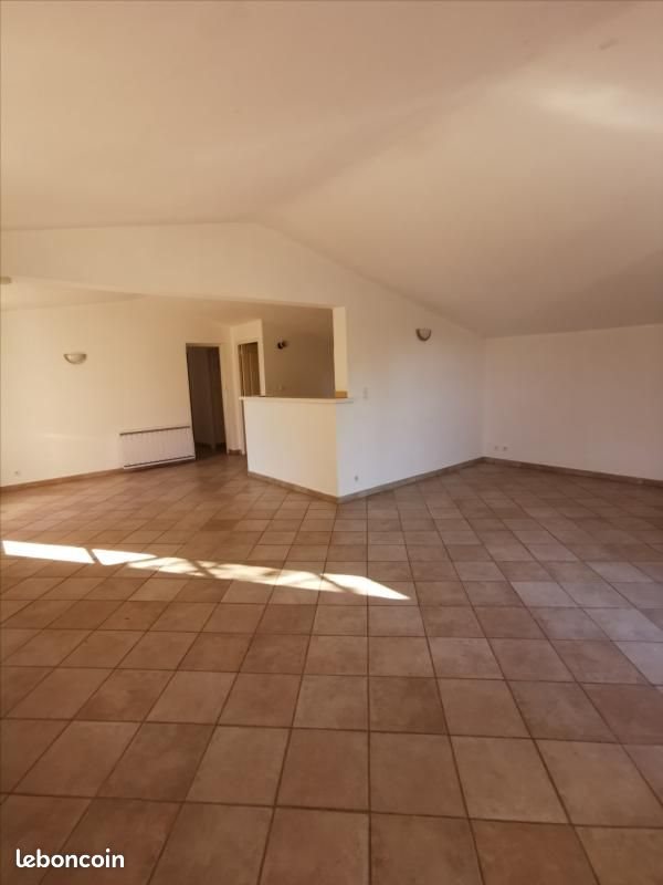 Maison à louer, 97m², Arles