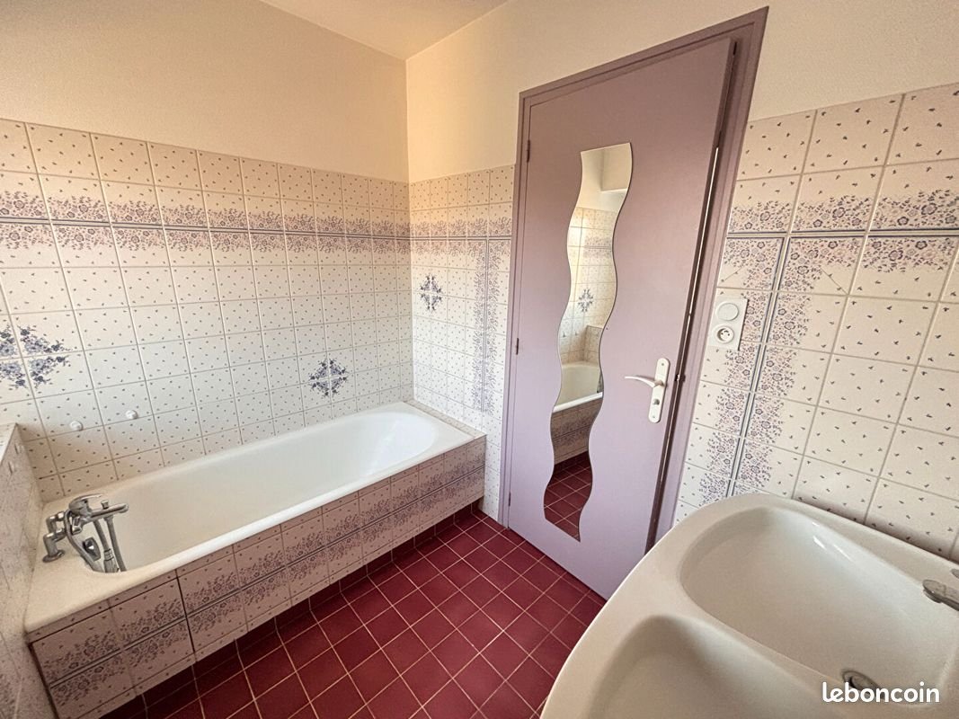 Maison à louer, 99m², Saint-Vran