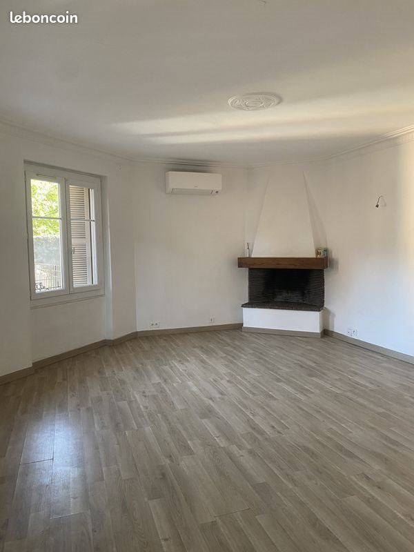 Appartement à louer, 93m², Bastia