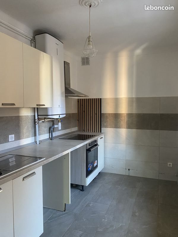 Appartement à louer, 93m², Bastia