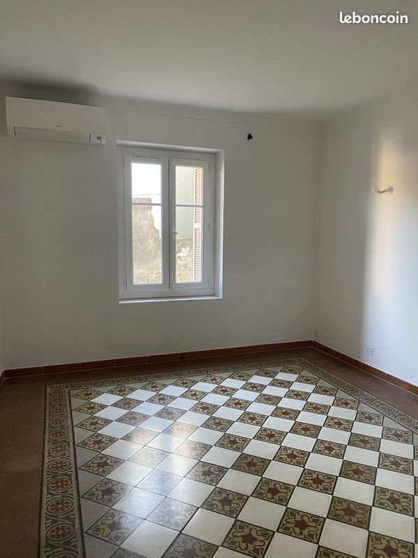Appartement à louer, 93m², Bastia