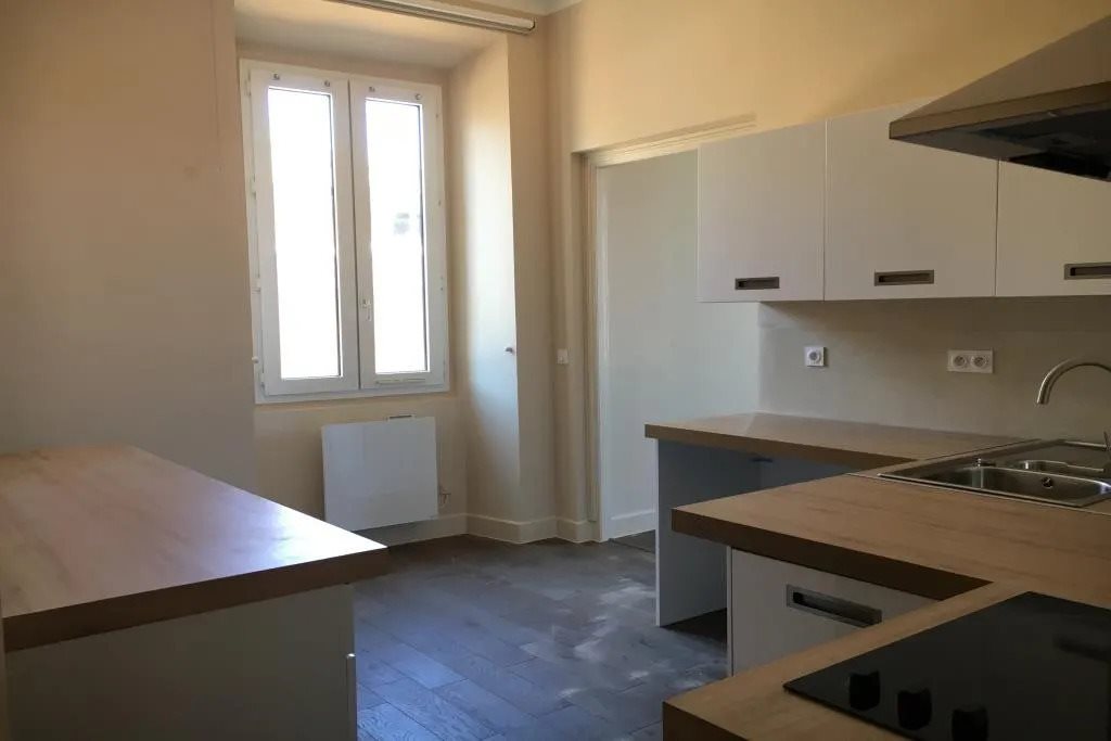 Appartement à louer, 63m², Bastia