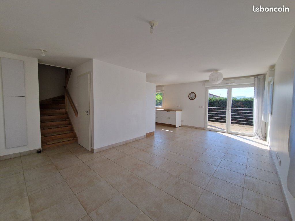 Appartement à louer, 81m², Echalas