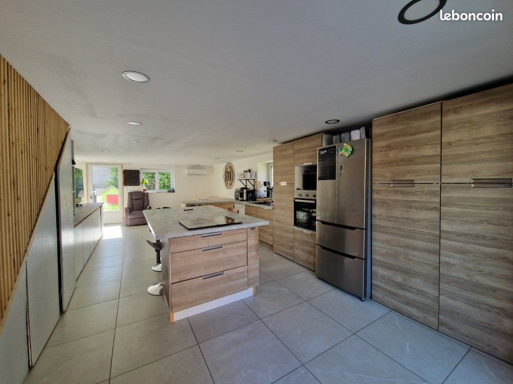 Maison à louer, 125m², Saint-Marcellin-en-Forez