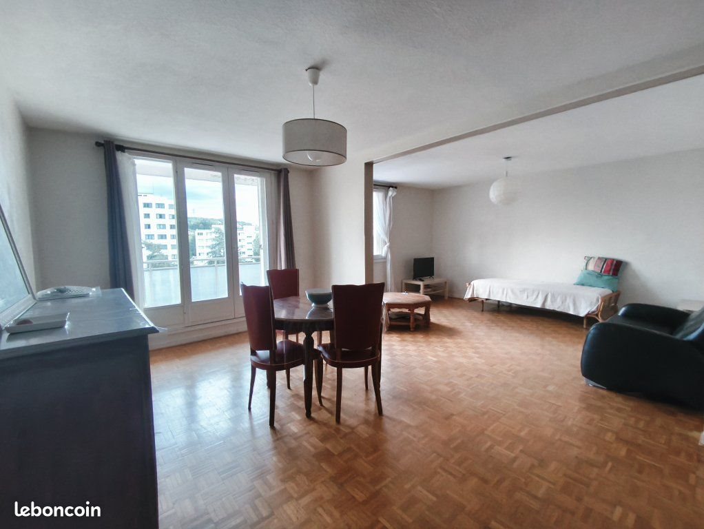 Appartement à louer, 81m², Saint-Étienne