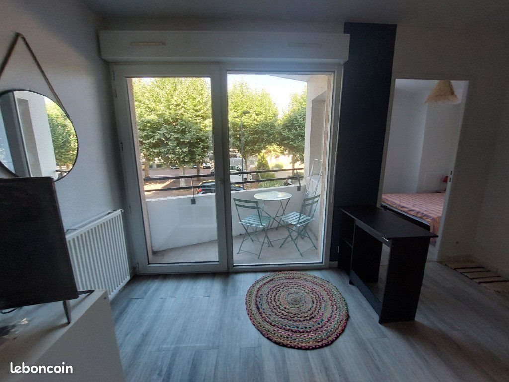 Appartement à louer, 35m², L'Etrat