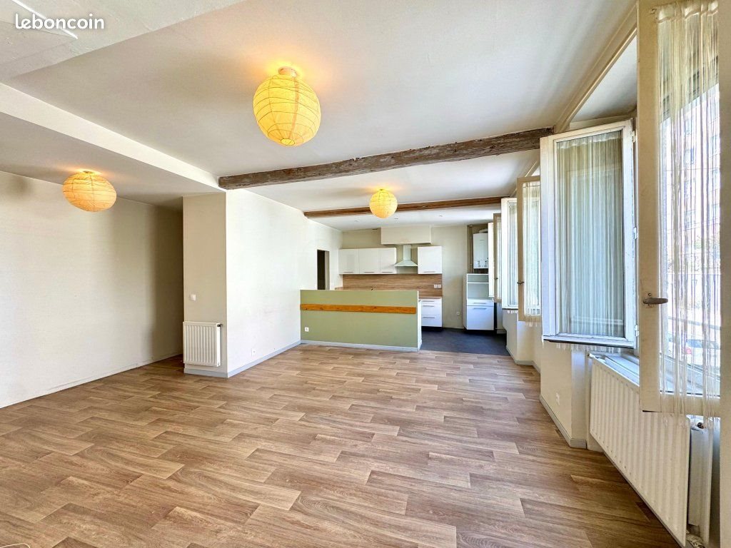 Appartement à louer, 170m², Saint-Etienne