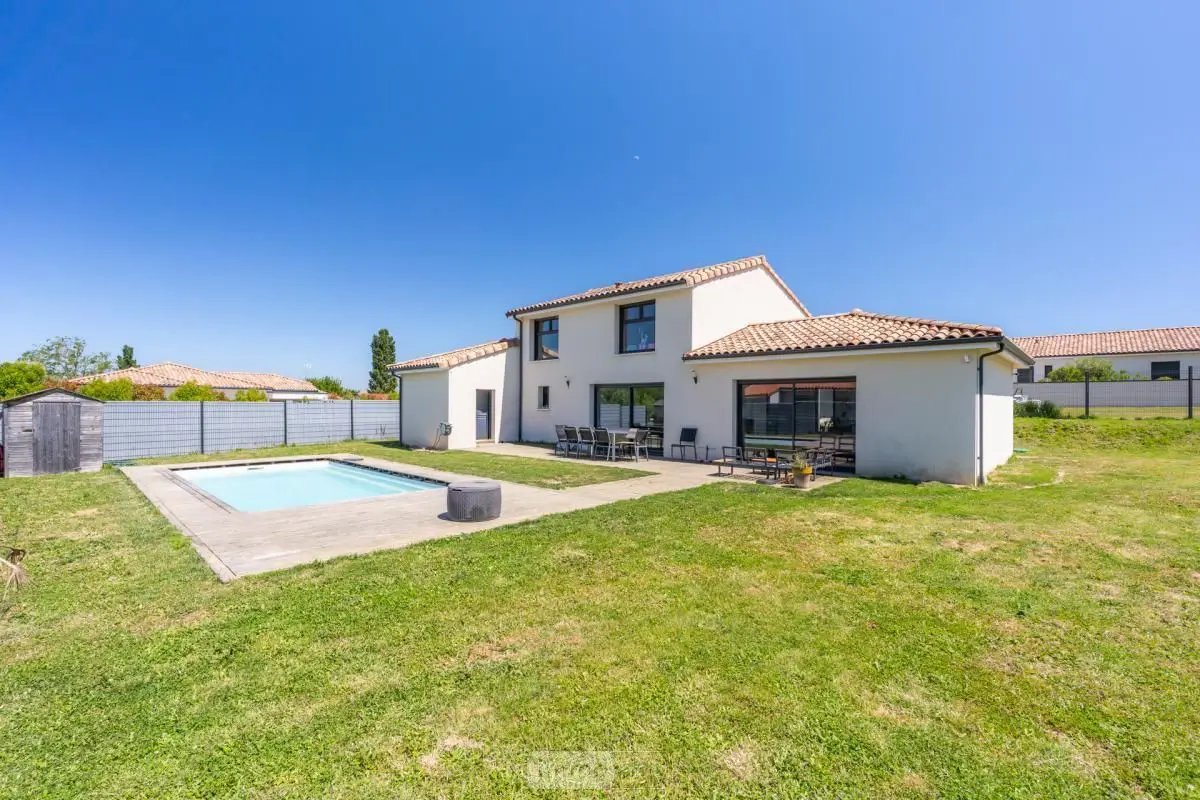 Maison à vendre, 124m², Ayguesvives