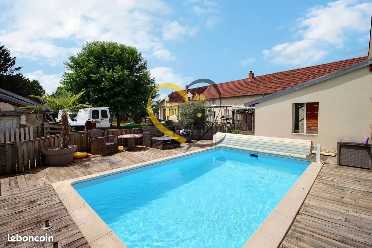 Maison à vendre, 160m², Moulins-sur-Yèvre