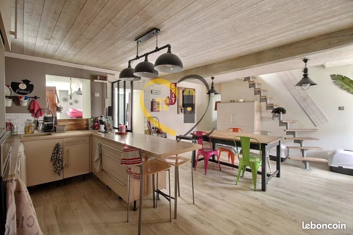Maison à vendre, 160m², Moulins-sur-Yèvre