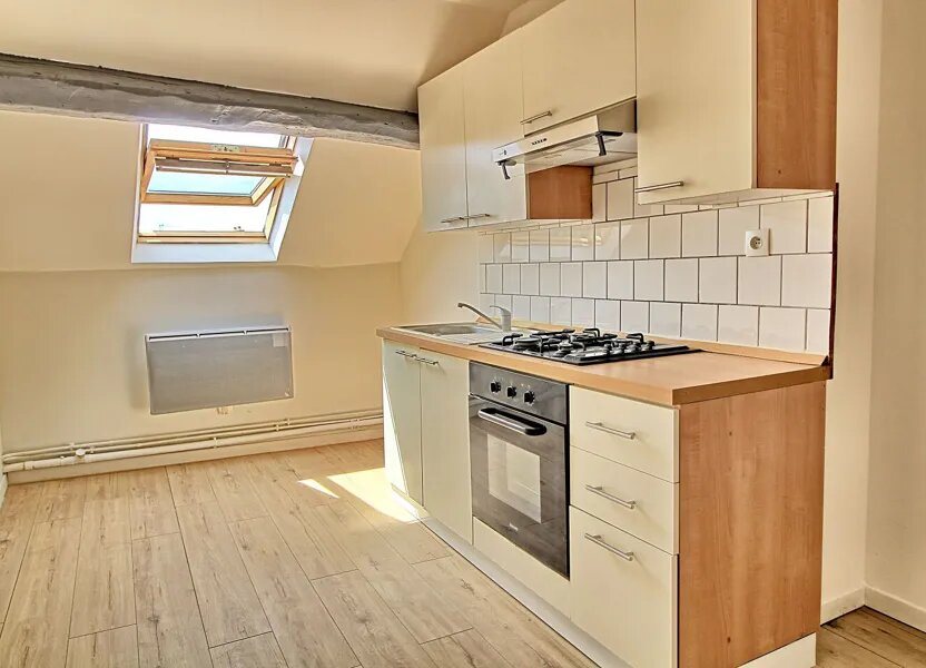 Appartement à louer, 27m², Pont-Sainte-Maxence