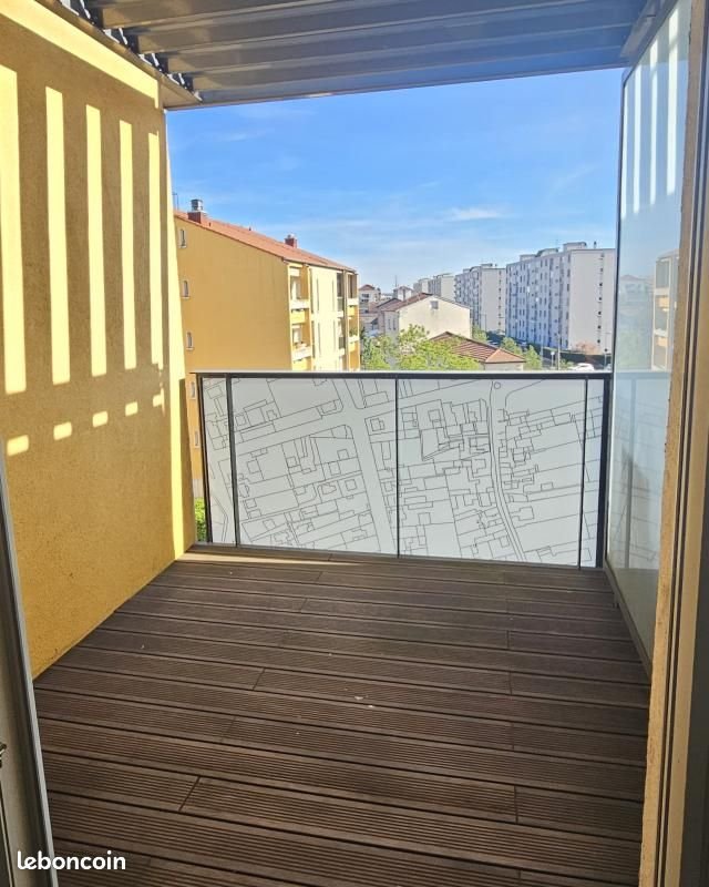 Appartement à louer, 40m², Vénissieux