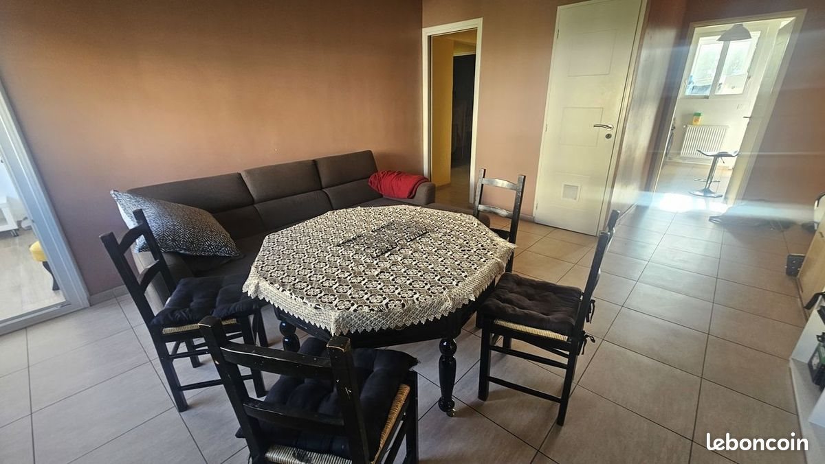 Appartement à louer, 80m², Vénissieux