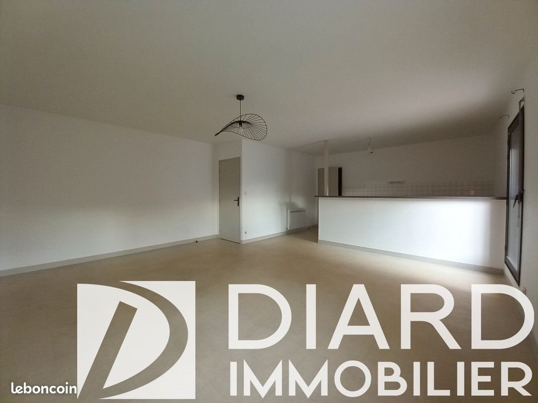 Appartement à louer, 80m², Etrelles