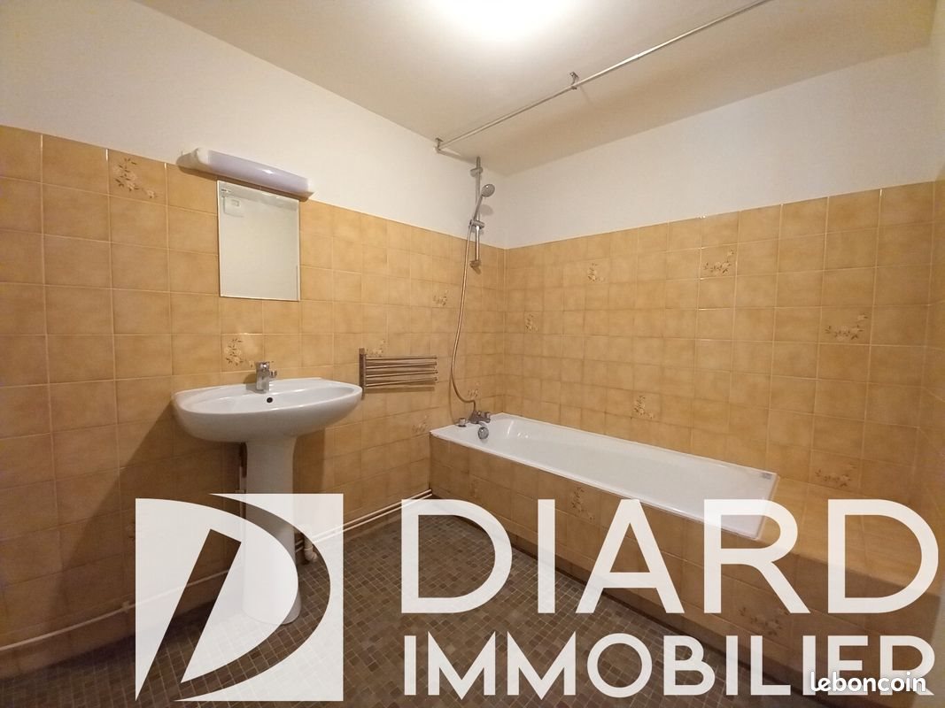 Appartement à louer, 55m², Le Pertre