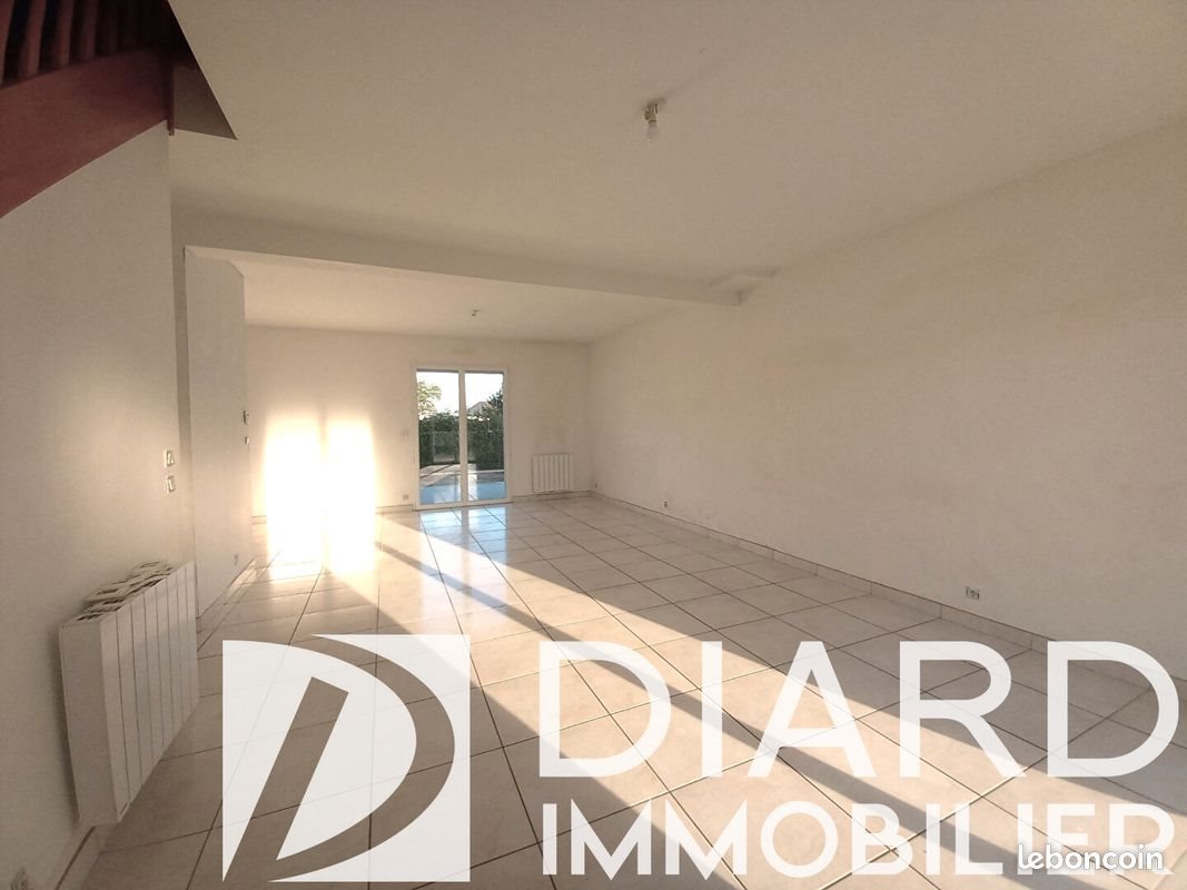 Maison à louer, 97m², Domalain