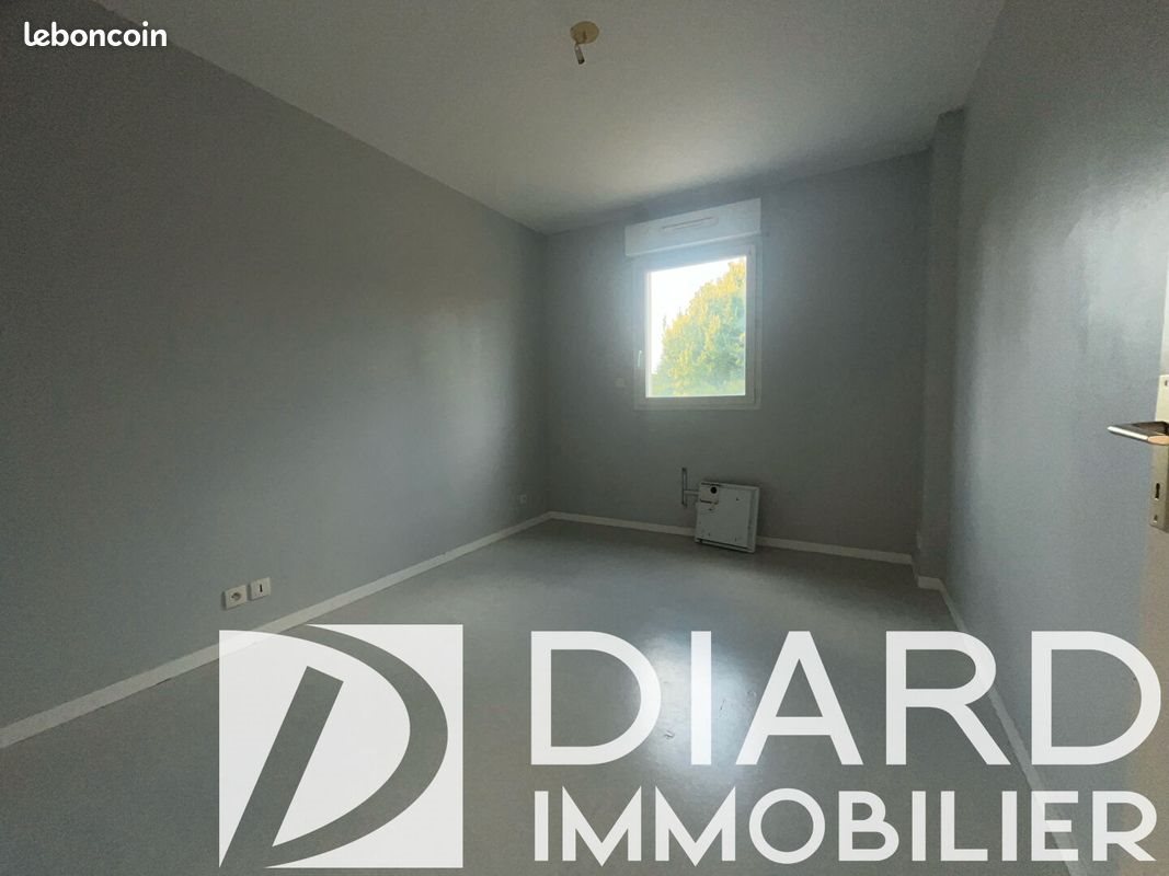Appartement à louer, 66m², Etrelles