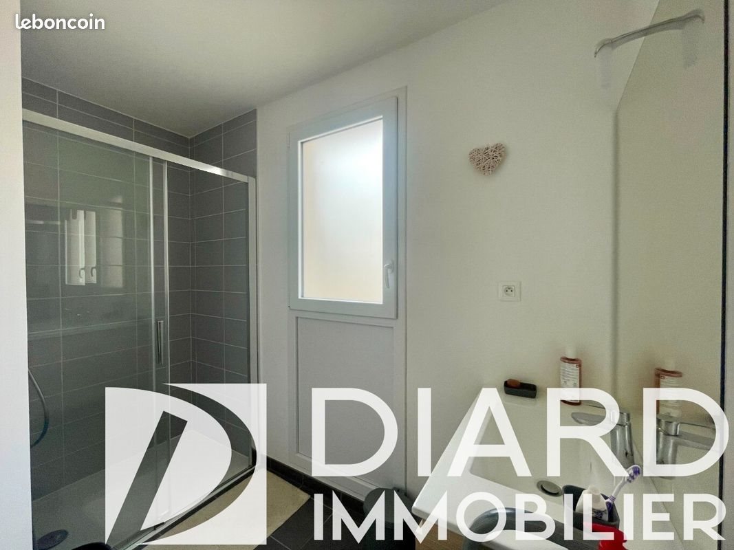 Appartement à louer, 45m², Saint-Aubin-du-Cormier