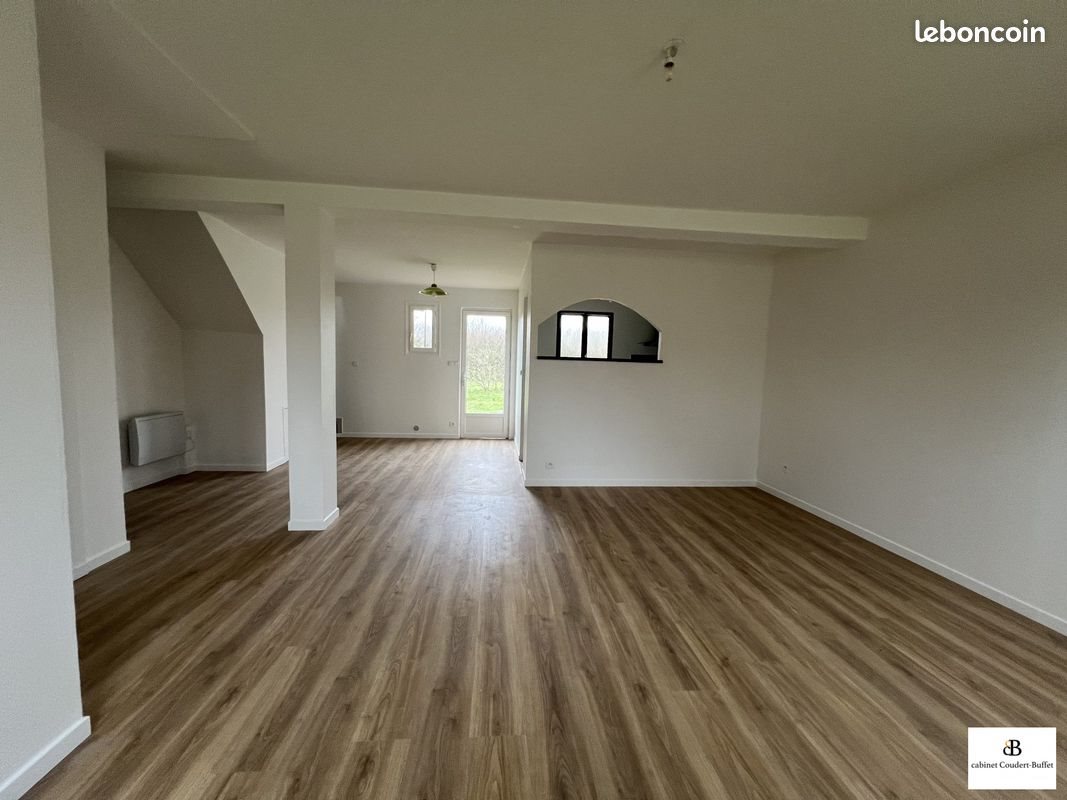 Maison à louer, 101m², Léré