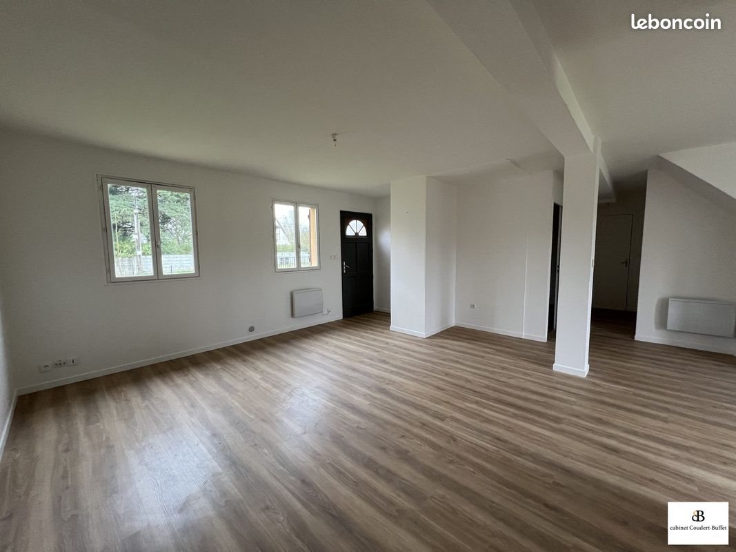 Maison à louer, 101m², Léré